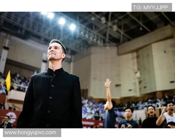 厄德高在国际舞台上的崛起与影响力分析:从球场到商业的多重角色